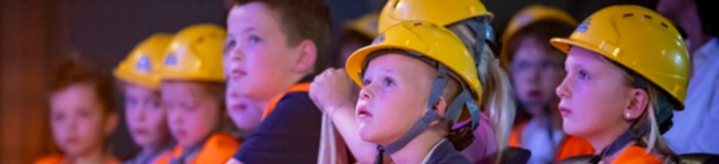 Feestelijke en zonnige opening uniek zomers bouwevent voor kinderen, in Harderwijk: JIJ Bouwt de Toekomst
