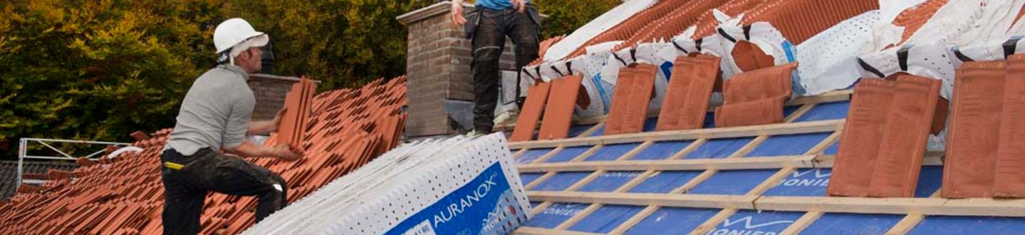 Tienduizenden vergunde woningen op de plank: Laat de handrem los!